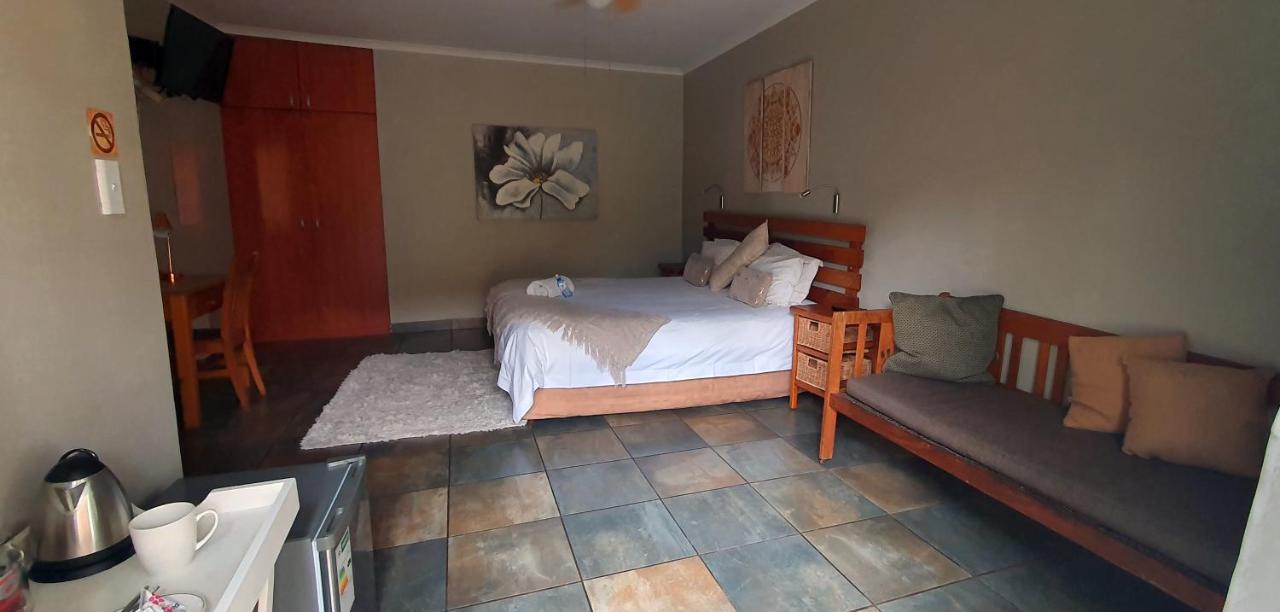 Aero Lodge Guest House Middelburg  Ngoại thất bức ảnh